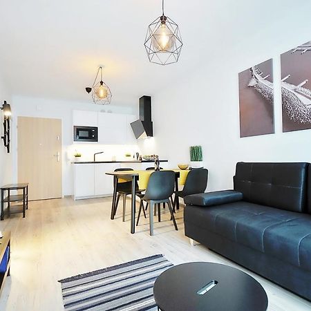 Apartament Andar Z Miejscem Parkingowym Kolobrzeg Bagian luar foto