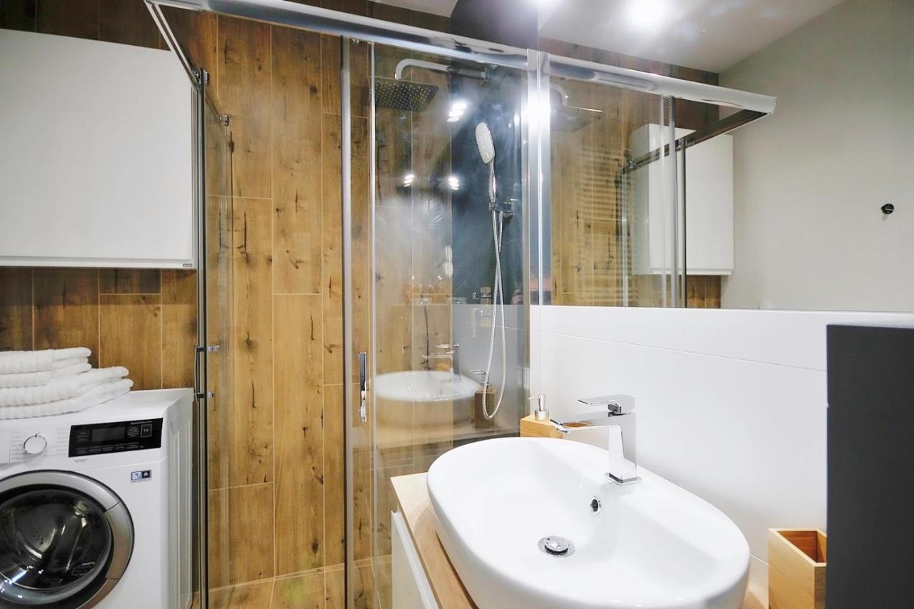 Apartament Andar Z Miejscem Parkingowym Kolobrzeg Bagian luar foto