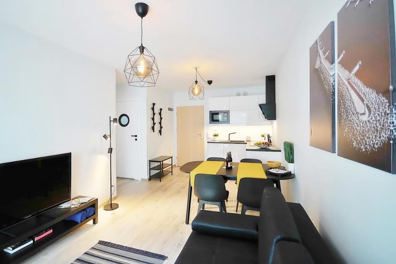 Apartament Andar Z Miejscem Parkingowym Kolobrzeg Bagian luar foto