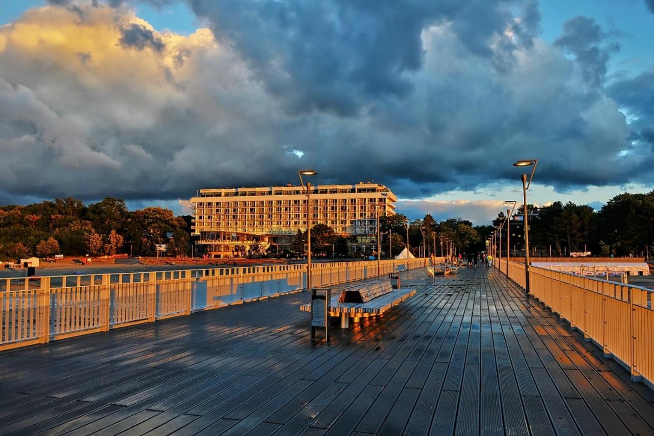 Apartament Andar Z Miejscem Parkingowym Kolobrzeg Bagian luar foto