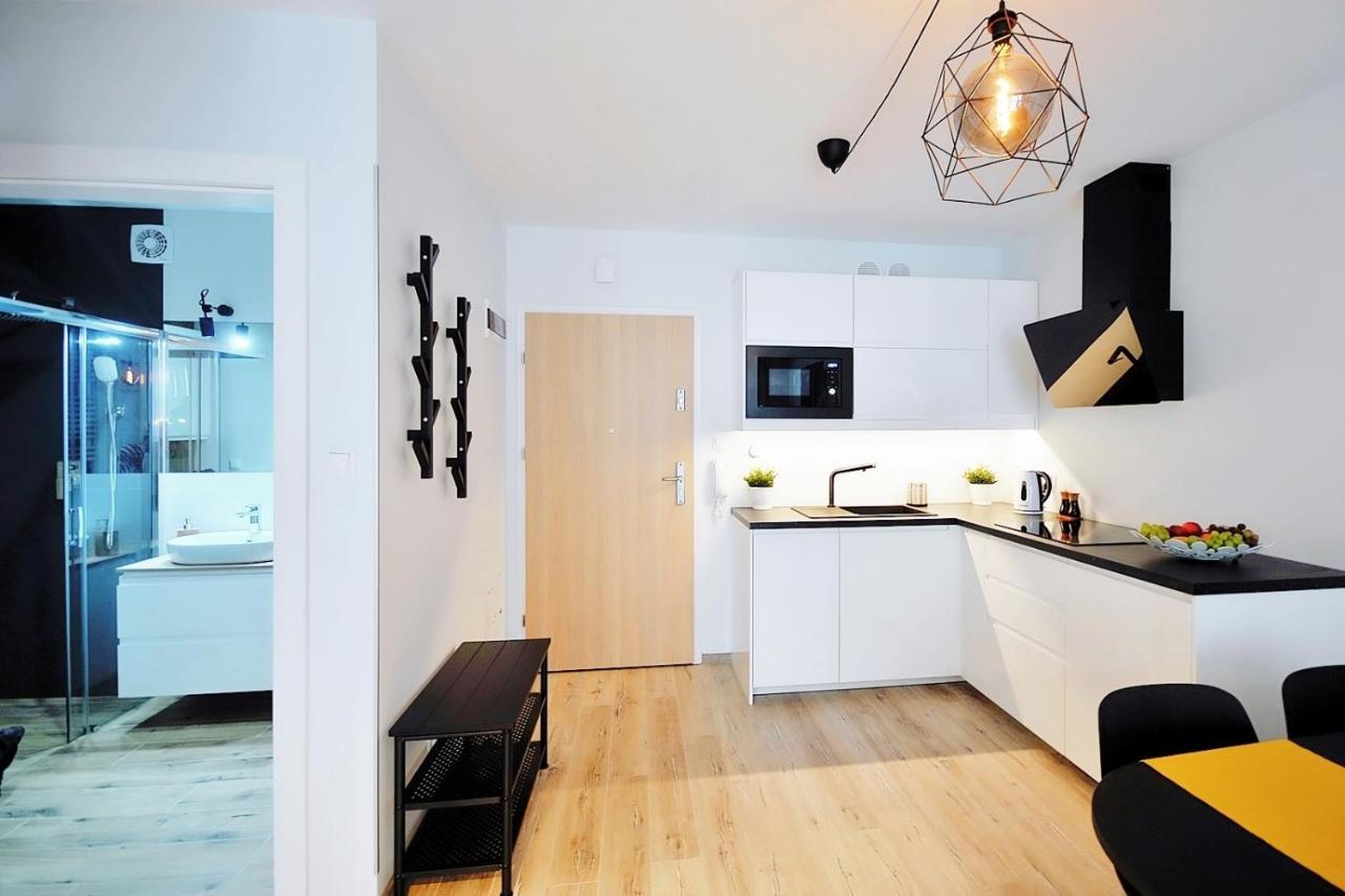 Apartament Andar Z Miejscem Parkingowym Kolobrzeg Bagian luar foto